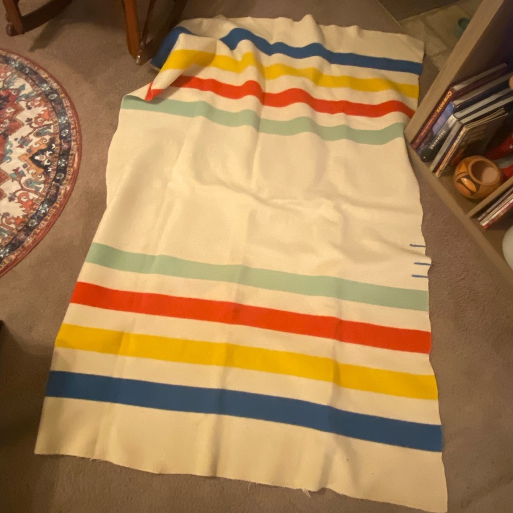 Vintage (1930s) Hudson Bay? Style 4-Pt Heavy Wool Blanket, 72” x 48”, no label